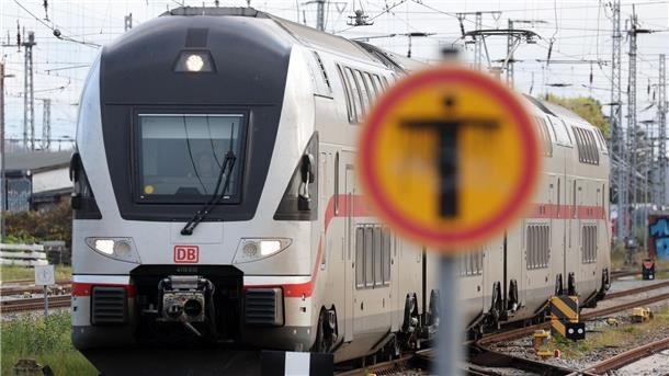 Deutschland droht ein Streik-Winter bei der Bahn Sobald ein entsprechendes Ergebnis der Urabstimmung vorliegt, könnte die GDL zu einem unbefristeten Streik aufrufen.