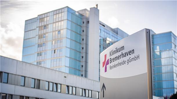 Sofortige Schutzmaßnahmen, sofortige Information der Angehörigen: Die Klinik versichert, alle notwendigen Vorkehrungen getroffen zu haben, nachdem die Infektionen bei Patienten festgestellt worden waren. Die Angehörigen eines Erkrankten hatten Zweifel geäußert.