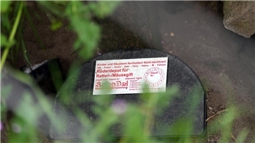 Solche Köder-Fallen helfen bei der Rattenbekämpfung.
