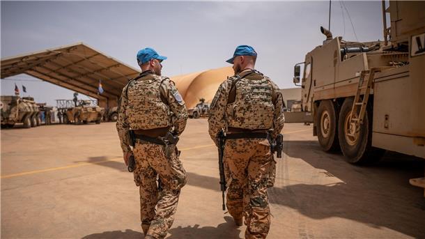 Westafrika-Krise: Deutschland fährt neue Sahel-Strategie Soldaten der Bundeswehr am 13.04.2023 im Feldlager Camp Castor in Mali.