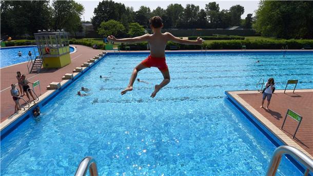Sommerwetter im Freibad Grünhöfe: Solche Momente sollen auch dieses Jahr möglich sein.