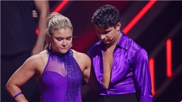 Sophia Thiel (l) ist mit Profitänzer Alexandru Ionel in der siebten Folge ausgeschieden.
