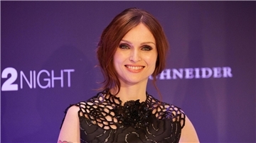 Sophie Ellis-Bextor ist mit „Murder on the Dancefloor“ wieder in den Charts.