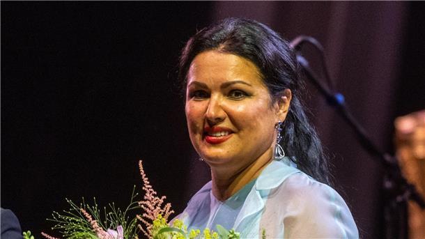 Protest gegen Auftritt von Netrebko in Berlin angekündigt Sopranistin Anna Netrebko soll wieder in der Staatsoper singen dürfen.