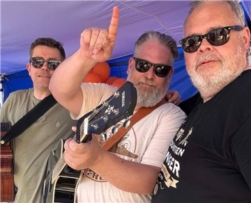 Sorgen beim letzten „VörderFeierAbend“ des Sommers für die musikalische Umrahmung: „Die durstigen Sänger“.