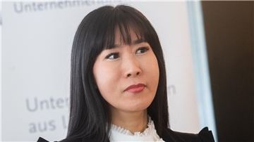 Soyeon Schröder-Kim bei einem Termin.