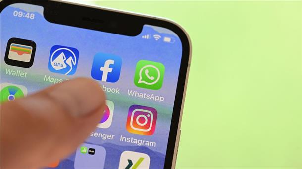 EU nimmt Facebook und Co. an die Leine Soziale Medien müssen künftig schärfer gegen illegale Inhalte vorgehen.