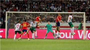 Europameister Spanien souverän - Niederlande verpasst Sieg Spanien gewinnt souverän das Auftaktspiel in Bulgarien.