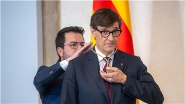 Spanische Medien sprachen von einem Neuanfang für die seit Jahren vom Streit um die Unabhängigkeit geplagte Region.