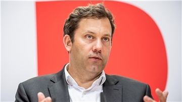 SPD-Chef Lars Klingbeil hält die Erhöhung des Mindestlohns für nicht ausreichend.