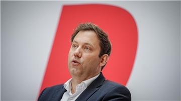 SPD-Chef Lars Klingbeil: „Wir stehen weder auf der Vollbremse, wie andere das gerade tun. Noch sagen wir, du kannst Klimaschutz machen, wenn du mit dem Kopf durch die Wand gehst.“
