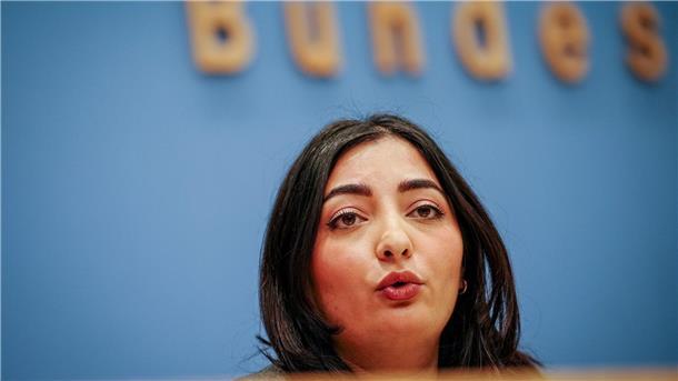 SPD-Politikerin und Staatsministerin und Beauftragte der Bundesregierung für Migration, Flüchtlinge und Integration sowie Antirassismusbeauftragte: Reem Alabali-Radovan.