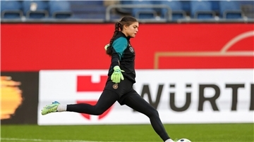 Spielt vom Sommer an in Frankfurt: Essens Keeperin Sophia Winkler.