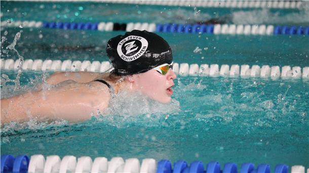 Insa Heins gewann über 100 Meter Schmetterling bei Juniorinnen.