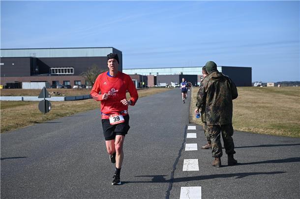 Sportsgeist und gute Laune auf jedem Kilometer.