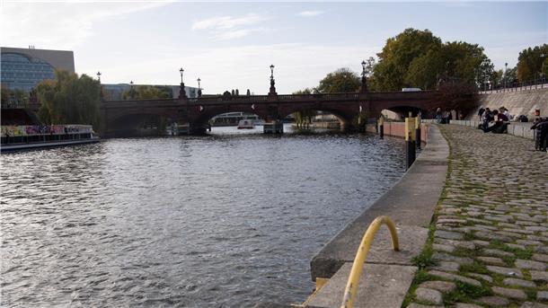 Städtepartnerschaft: Was Berlin von Paris lernen kann Spree oder Seine: 35 Jahre besteht die Städtepartnerschaft zwischen den beiden europäischen Metropolen Berlin und Paris.