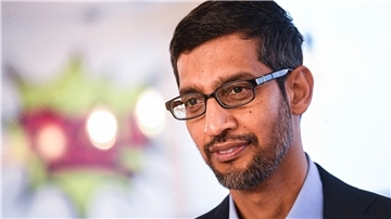 Spricht sich dafür aus, keine Technologie in die Öffentlichkeit zu bringen, auf die die Gesellschaft nicht vorbereitet ist: Sundar Pichai.