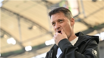 St. Paulis Trainer Alexander Blessin ärgerte sich über den Schiedsrichter.