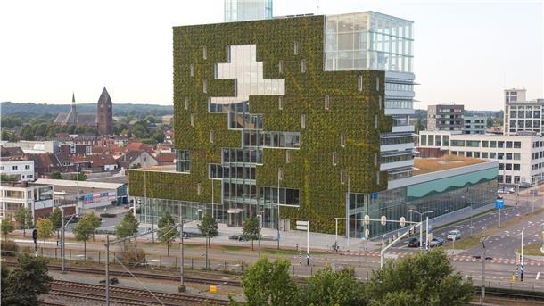 Städte müssen Mut beweisen, sagt Anja Bierwirth: Das Bürgerbüro der Gemeinde Venlo in den Niederlanden ist ein besonderes Gebäude, da es nach dem Prinzip der Kreislaufwirtschaft, „Cradle to Cradle“ (C2C), entworfen und gebaut wurde.