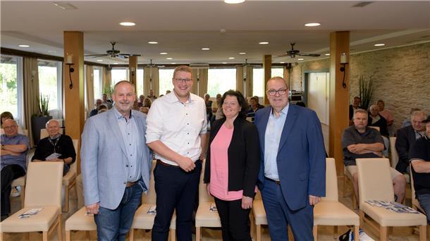 Standen den Bürgerinnen und Bürgern Rede und Antwort (von links): die Bürgermeister Jörg-Andreas Sagemühl, Gabi Kasten, Henrik Wärner und Landrat Thorsten Krüger.