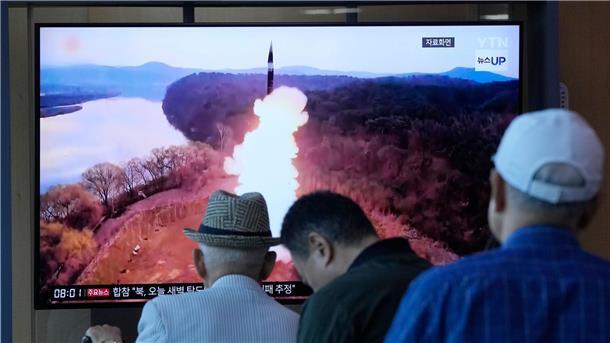 Südkorea: Nordkorea misslingt neuer Raketentest Starts und selbst Tests ballistischer Raketen sind Nordkorea durch UN-Beschlüsse verboten. Die Führung in Pjöngjang setzt sich aber immer wieder über diese Verbote hinweg.