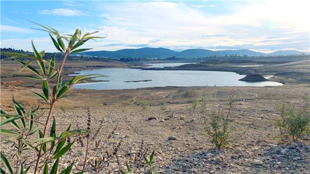 Alltag ohne Wasser: Blick in austrocknende Weltregionen Staudamm in der Nähe von Bodrum (Archivbild)