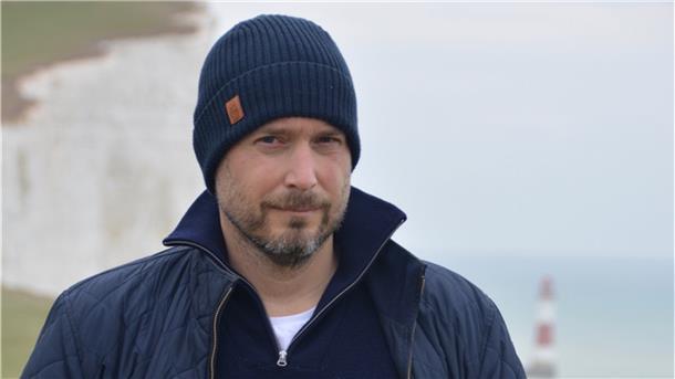 Stefan Kruecken kennt viele spannende Geschichten von der Küste. Der Leiter des Ankerherz-Verlags bekommt bei NORD|ERLESEN eine eigene Kolumne.