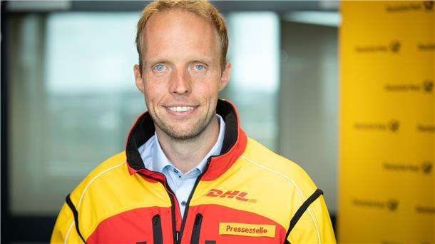 Stefan Laetsch, Pressesprecher der Deutschen Post DHL Group, beantwortet Fragen rund um das Coronavirus und die Paketzustellung.