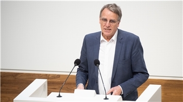 Stefan Wenzel