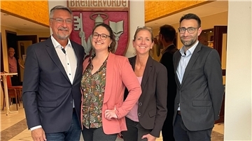 Stefanie Paap und Dr. Claudia Fries, Vorstand der Bezirksgruppe Stade des FVDZ, begrüßten den Landesvorsitzenden Dr. Markus Braun und das Bundesvorstandsmitglied Anne Szablowski in Bremervörde.