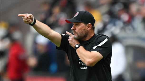 Baumgart über Kniat: „Wenn er mit meiner Frau telefoniert..“ Steffen Baumgart freut sich auf das Wiedersehen mit Mitch Kniat.