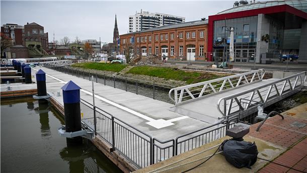 Steganlage am Neuen Hafen.