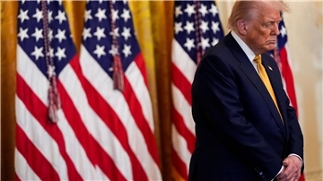 Steht in der Affäre um den Sexualstraftäter Epstein seit Tagen unter Druck - US-Präsident Donald Trump.