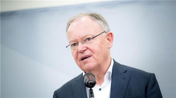 Weil sieht AfD-Urteil als Zeichen für „wehrhafte Demokratie“ Stephan Weil, Ministerpräsident von Niedersachsen, spricht bei einer Pressekonferenz zur Klausurtagung des SPD-Landesverbandes Niedersachsen.