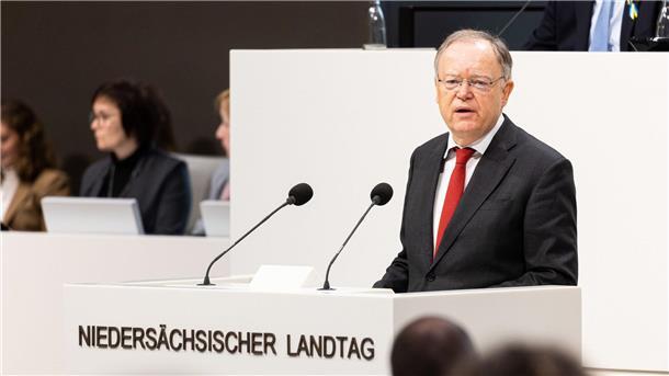 Autobahn-Ausbau von A20 und A39 wird nicht beschleunigt Stephan Weil (SPD), Ministerpräsident Niedersachsen, spricht.