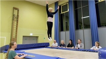 Stephanie Krummel-Fittinghoff von den „Jumping Oldies“ hat beim Senioren-Cup in den Niederlanden Gold erturnt