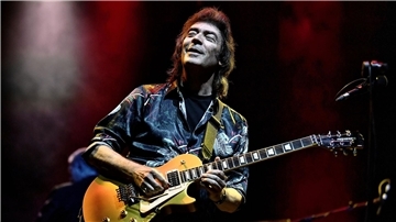 Steve Hacketts neues Album „The Circus And The Nightwhale“ ist ein opulentes Konzeptwerk.