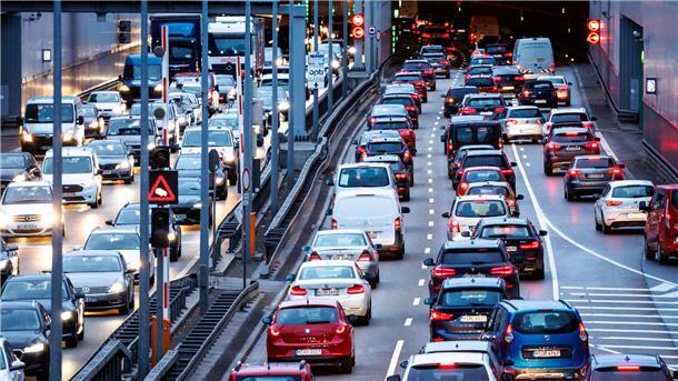Schlechte Luft über Niedersachsen Straßenverkehr ist eine Hauptquelle von Feinstaub.