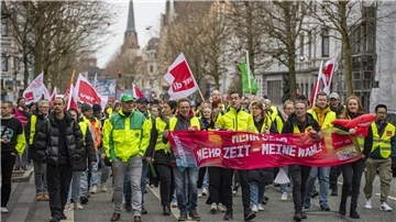 Streik in Bremerhaven: Ver.di, GdP und GEW vereint für faire Tarife im öffentlichen Dienst.