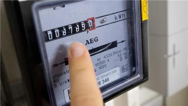 Strom-Netzentgelte könnten deutlich sinken Stromkunden können mit Entlastung bei Netzentgelten rechnen (Archivbild).