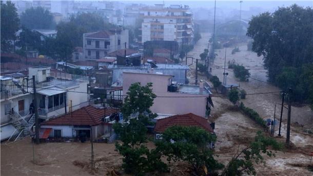 Extremwetter in Griechenland, Türkei und Bulgarien dauert an Sturmtief „Daniel“ sorgt in vielen Teilen Griechenlands für Überschwemmungen.
