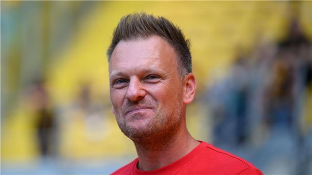1. FC Magdeburg holt Nick Meier aus Hannover Stuttgarts Trainer Markus Fiedler wechselt nun zum Zweitligisten nach Magdeburg und kann dort mit Nick Meier seinen ersten Neuzugang begrüßen.
