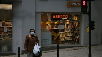 Supermarkt in Lissabon. Portugal schafft die Mehrwertsteuer auf viele Grundnahrungsmittel ab.
