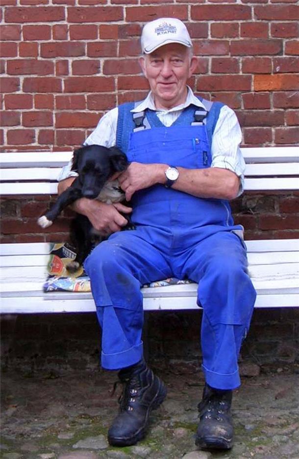 Susanne Bells Vater Hans-Dieter Huelseberg verstarb dieses Jahr. Unter dem Verlust hat auch Hund Blacky gelitten.