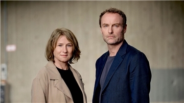 Susanne Bonard (Corinna Harfouch) und Karow (Mark Waschke) als Ermittler in dem „Tatort: Nichts als die Wahrheit“.