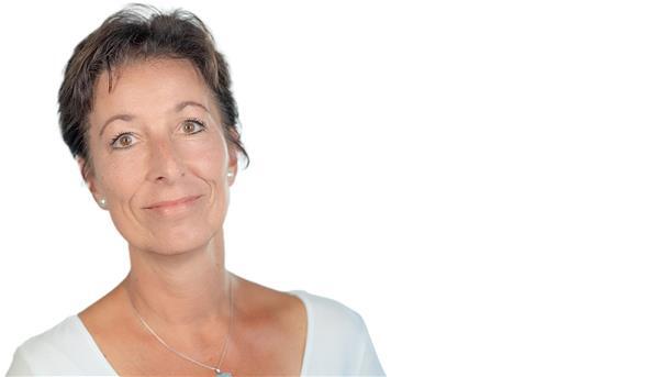 Susanne Schwan, geboren in Düsseldorf, studierte an der Musikhochschule und war 12 Jahre Theaterschauspielerin. Nach Rundfunk-Ausbildung und Volontariat bei der NORDSEE-ZEITUNG ab 1999 leidenschaftliche Menschen- und Geschichtensammlerin.