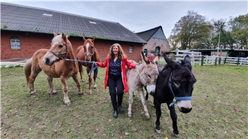 Susanne Ziegert hat sich in einen gut 230 Jahre alten Resthof am Cappeler Niederstrich verliebt.