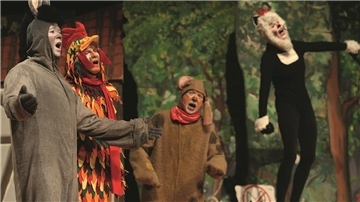 Szene aus „Die Bremer Stadtmusikanten“ in der Inszenierung des Tournee Theater Hamburg.