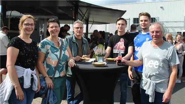 Tag der offenen Tür bei Lisega in Zeven: Tausende Besucher und Mitarbeiter hatten viel Spaß und nahmen an Werksführungen und dem bunten Rahmenprogramm teil.