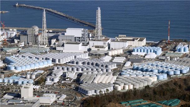 Japan beginnt Verklappung von Fukushima-Kühlwasser Tanks mit aufbereitetem Kühlwasser auf dem Gelände des Kernkraftwerks Fukushima Daiichi.